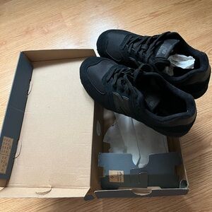 New Balance Men's All-Black Sneakers